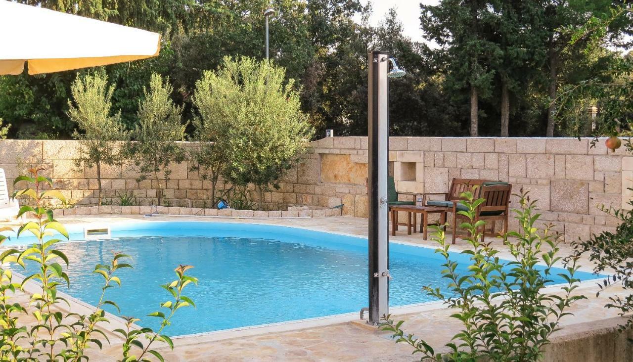 Bungalow Vice With Pool Pakoštane Екстериор снимка