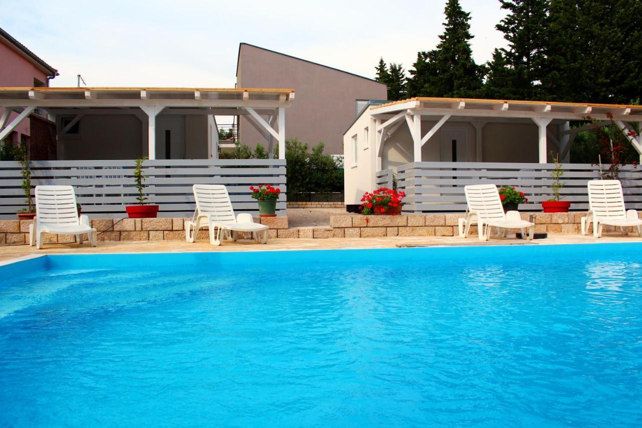Bungalow Vice With Pool Pakoštane Екстериор снимка