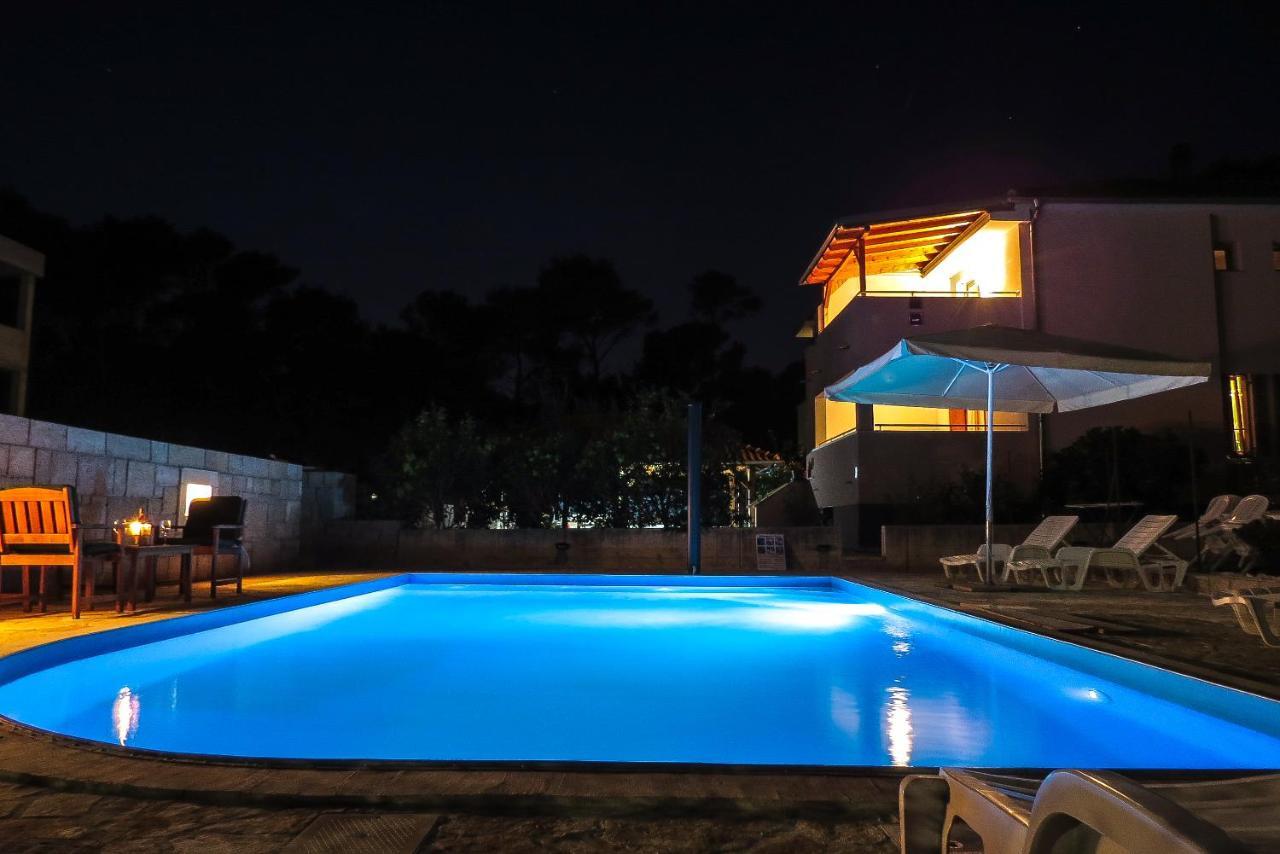 Bungalow Vice With Pool Pakoštane Екстериор снимка